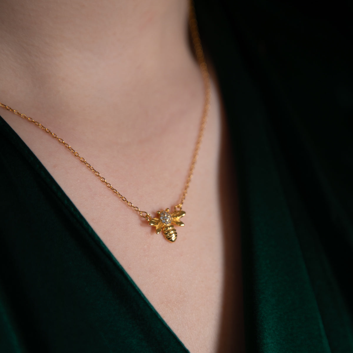 Bee Minimalist Chain Necklace