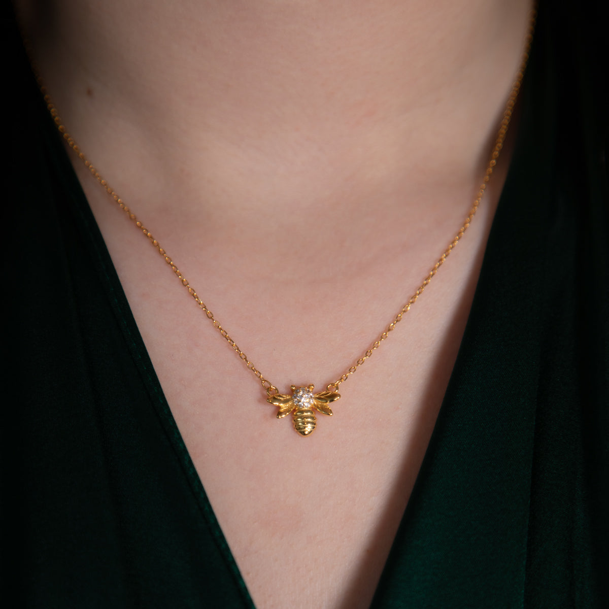 Bee Minimalist Chain Necklace